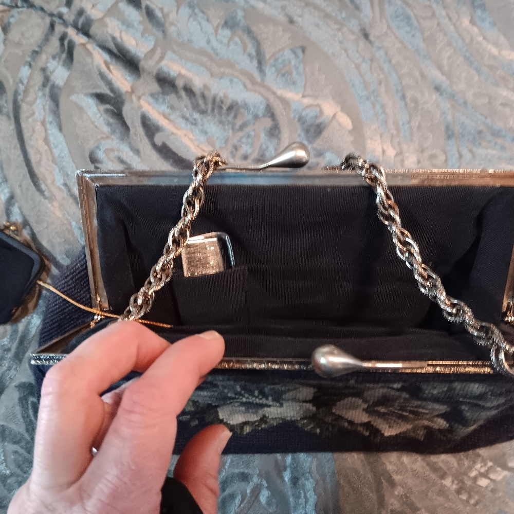 Retro carpet bag . Handbag with coin purse.